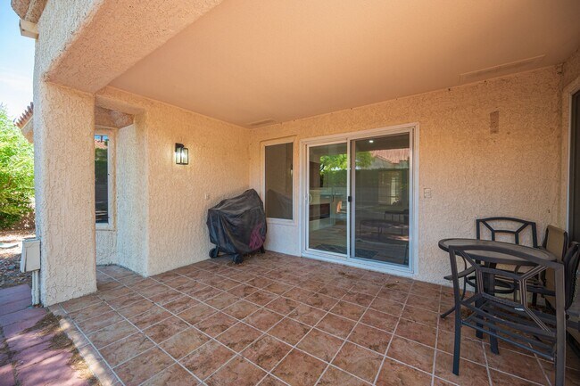 Building Photo - Sun CIty Summerlin 55+, Highly Upgraded, S...