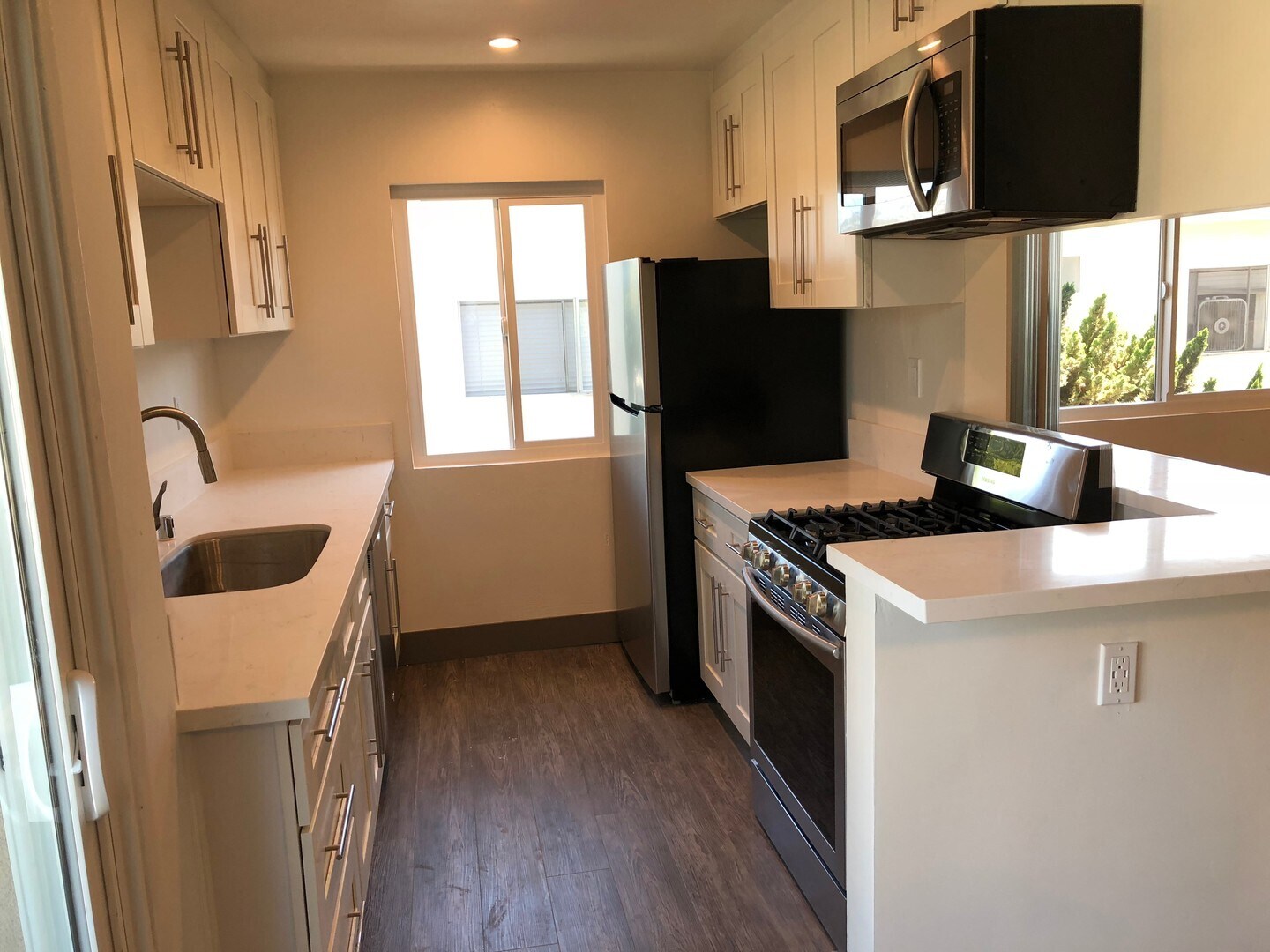 Building Photo - 3611 Mentone Ave