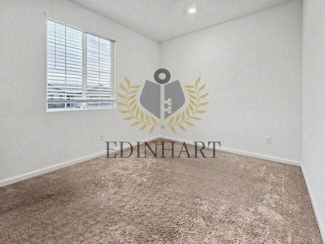 Building Photo - 7198 E Normal Ave