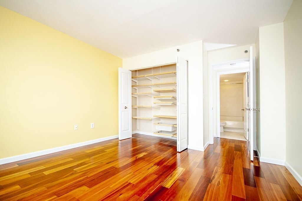 Building Photo - 10 Museum Way