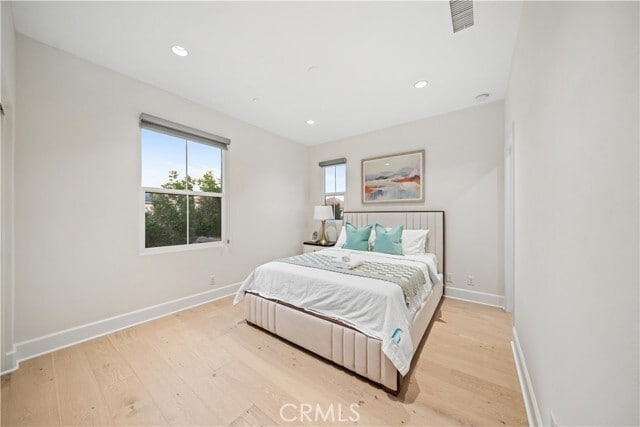 Building Photo - 102 Crimson Oak