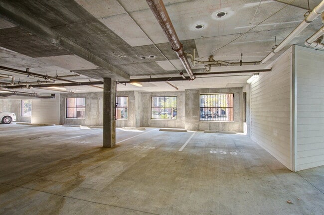 Building Photo - 1755 Central Park Rd