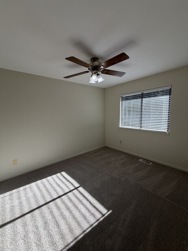 Building Photo - 1746 Mount Olive Dr