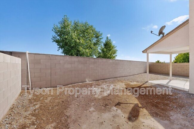 Building Photo - 5648 Valle Alegre Pl NW