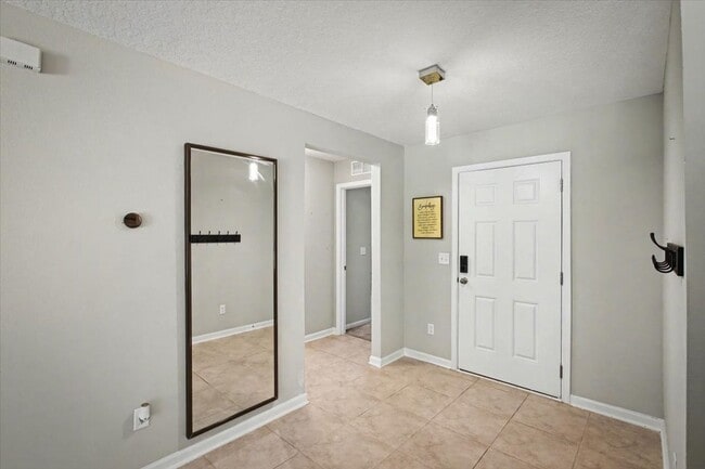 Building Photo - Beautiful Open Layout 4 Bed, 3 Full Bath | A True Masterpiece Backing to a Peaceful Pond with Mod...