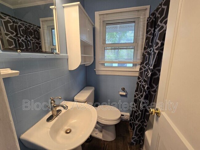 Building Photo - 1703 E Gate City Blvd