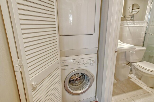 Building Photo - 1720 Glenhouse Dr