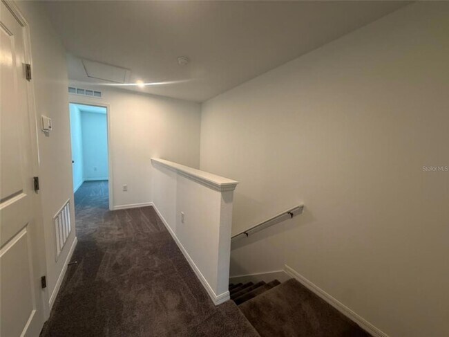 Building Photo - 1623 Fan Palm Dr