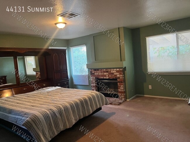 Building Photo - 44131 Sunmist-