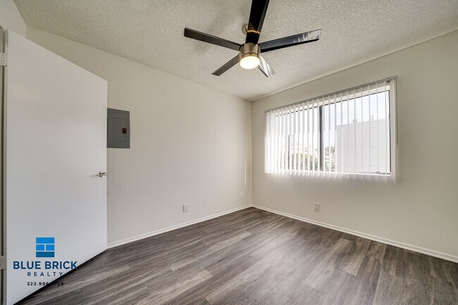 Building Photo - 5121 Klump Ave