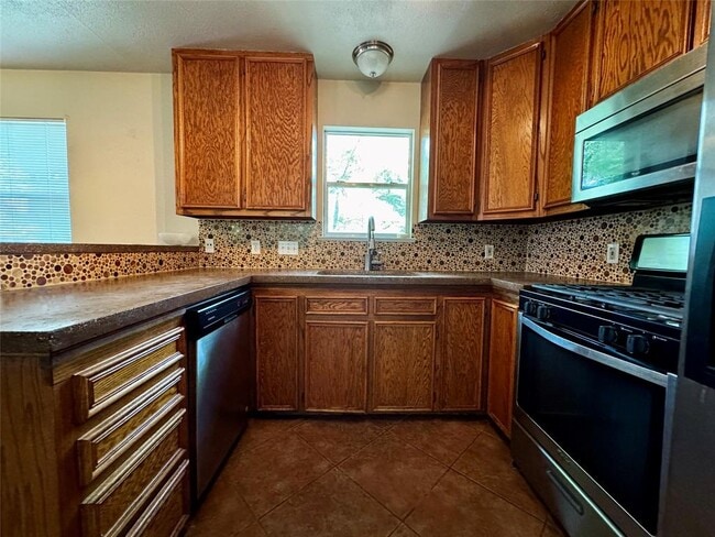 Building Photo - 8013 Lazy Ln
