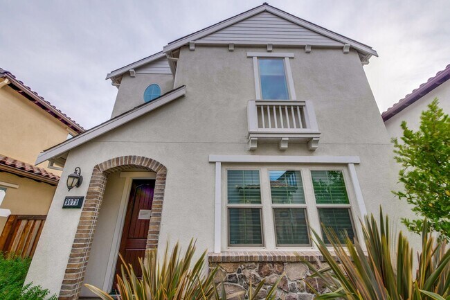 Building Photo - Gorgeous Santa Clara Home with Pool, EV Ho...