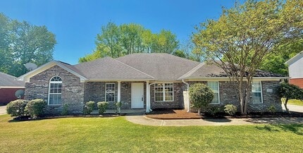 Building Photo - Beautiful 4-Bedroom Home in a Prime Location!