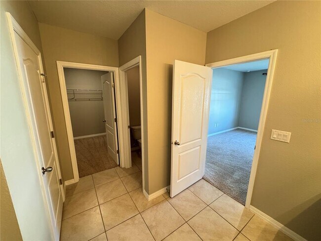 Building Photo - 404 Tanglewood Dr