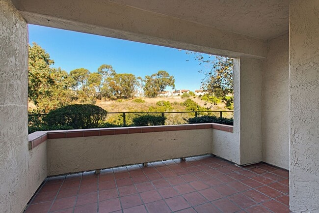 Building Photo - Beautiful 2 bed 2 bath in Carlsbad!