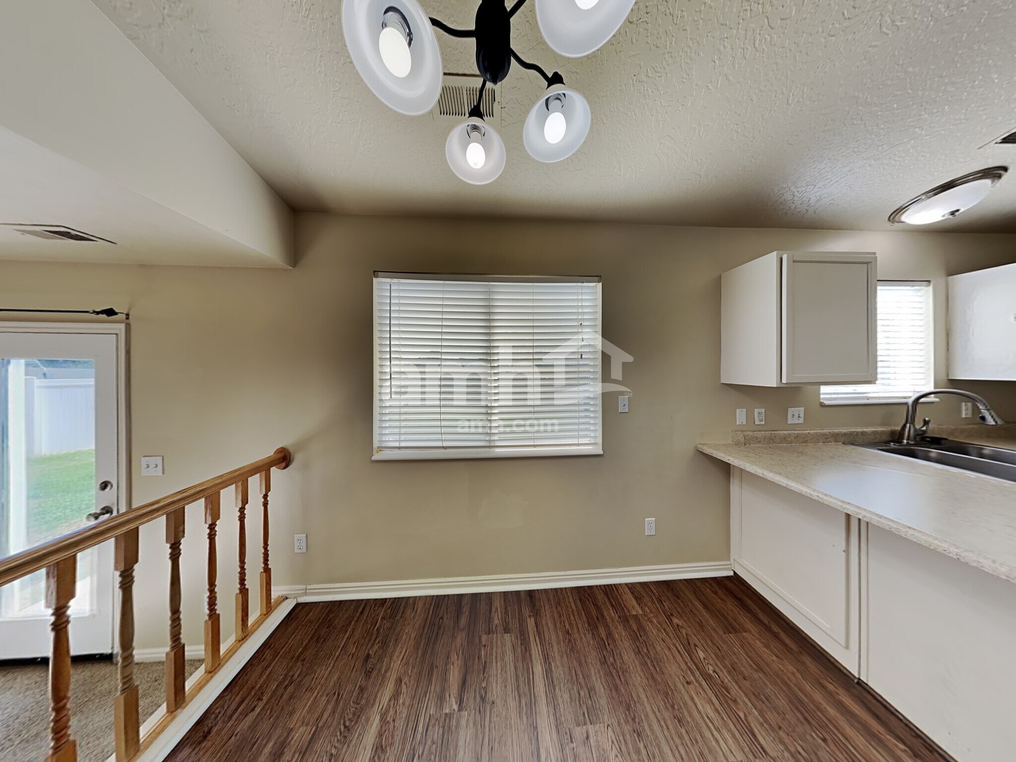 Building Photo - 272 S 590 W