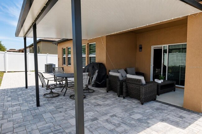 Building Photo - 1027 Aerides Wy