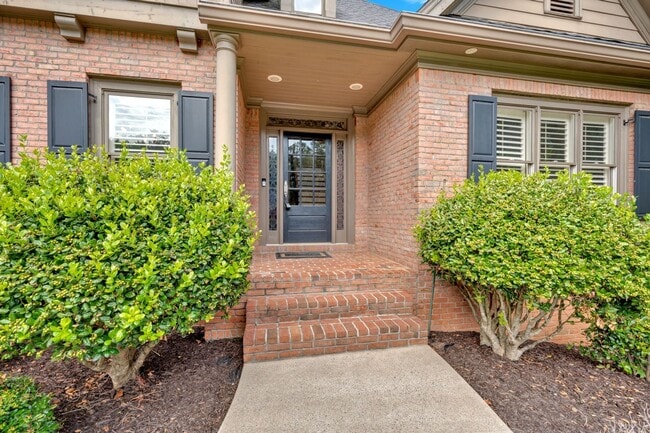 Building Photo - Spacious 7BR House in Powder Springs
