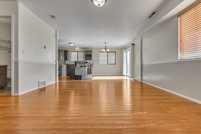 Building Photo - 1781 N Belvedere Way