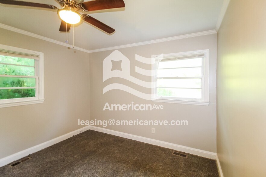 Building Photo - 605 Westview Dr