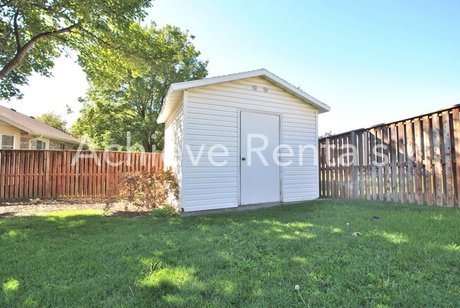 Building Photo - 1294 Eastridge Cir