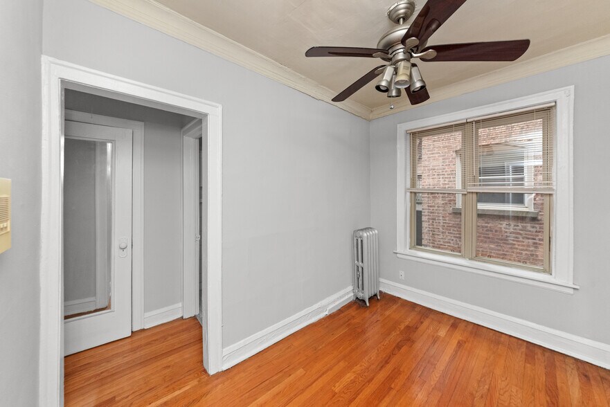Building Photo - 4225 N Paulina St