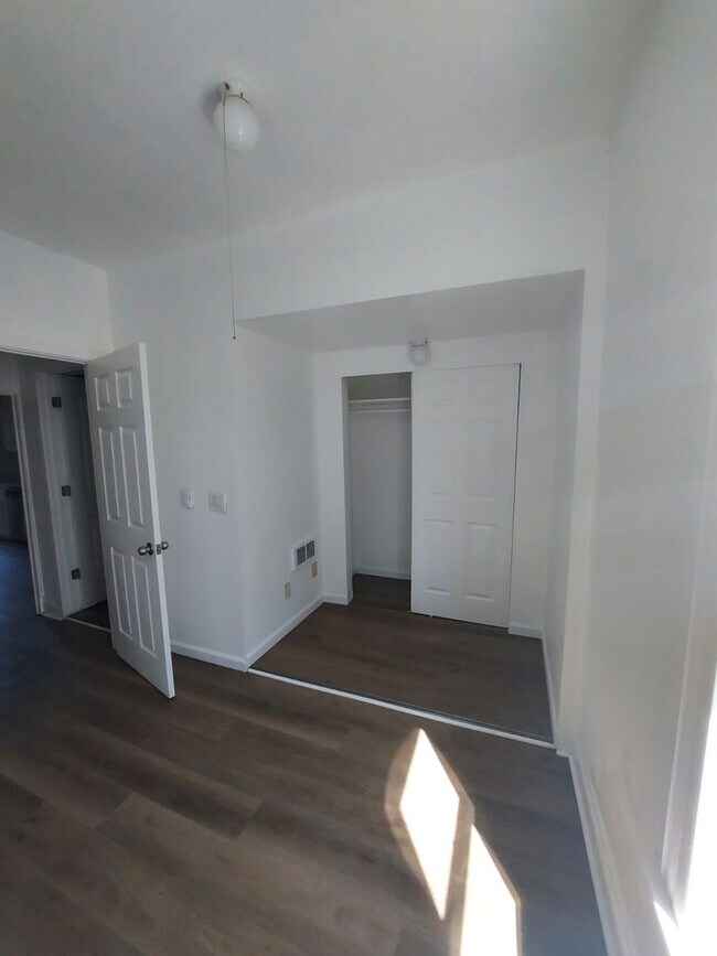 Building Photo - Charming Tacoma Home on a Peaceful Corner Lot!