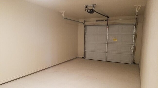 Building Photo - 109 Calvin Smith Ln.
