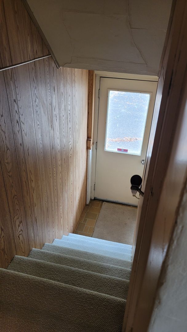 Building Photo - 415 Division St