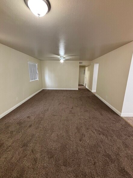 Building Photo - 157 W 89th St