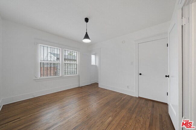 Building Photo - 235 Joy St