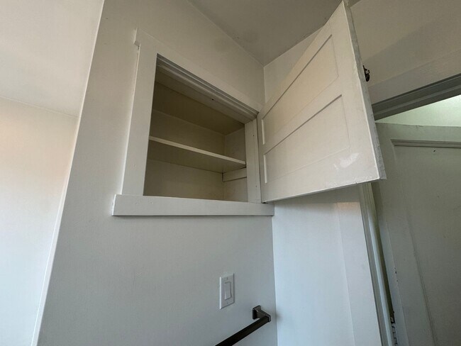 Building Photo - 1939 Crafton Blvd