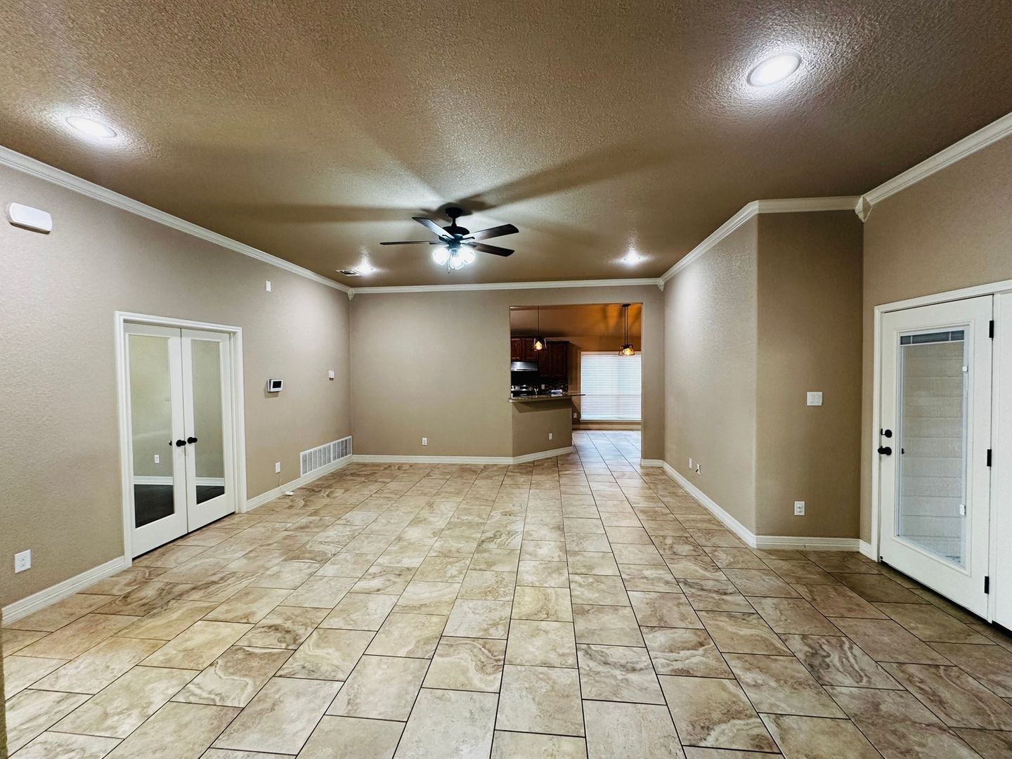 Building Photo - 1004 Chaucer Ln