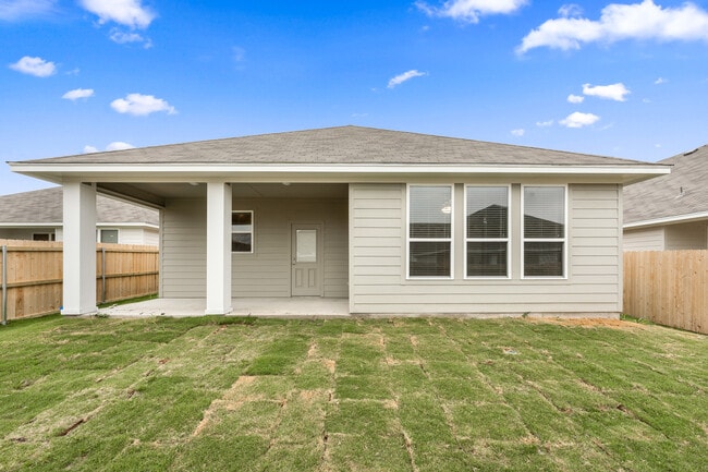Building Photo - 617 La Parra Bend