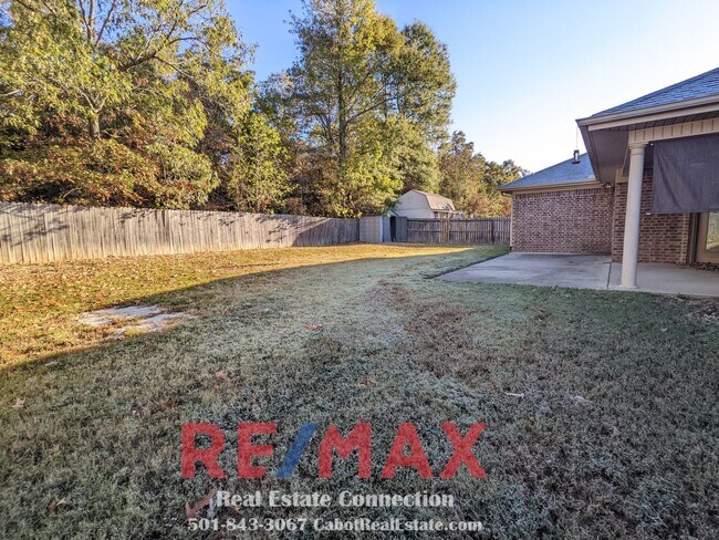 Building Photo - Sorry No Smoking and Pets Permitted with R...