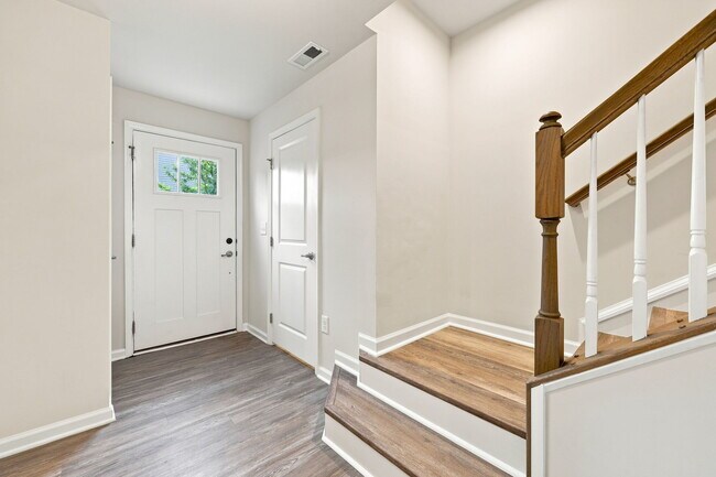 Building Photo - 707 Channing Park Cir