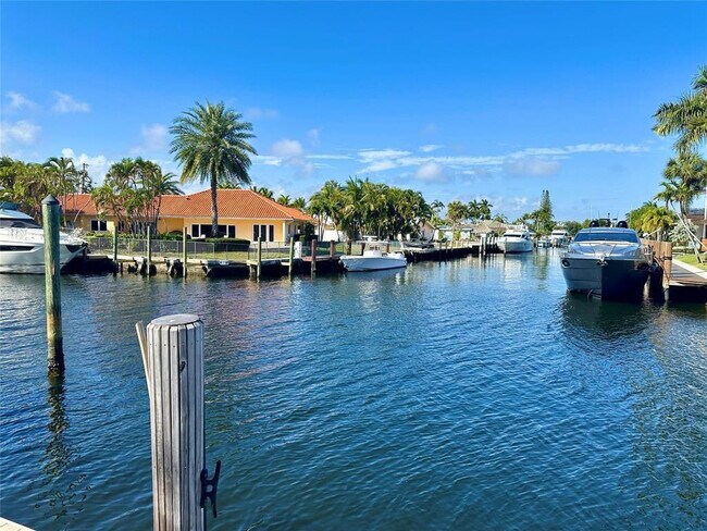 Building Photo - 3111 NE 51st St