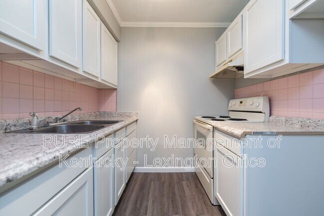 Building Photo - 1685 Alexandria Dr