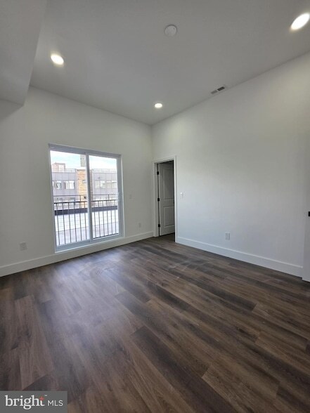 Building Photo - 1520 S 22nd St