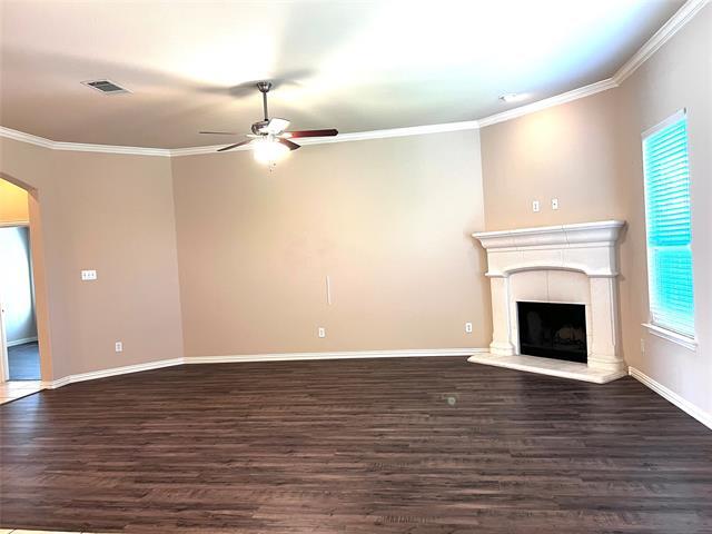 Building Photo - 217 Creekwood Dr
