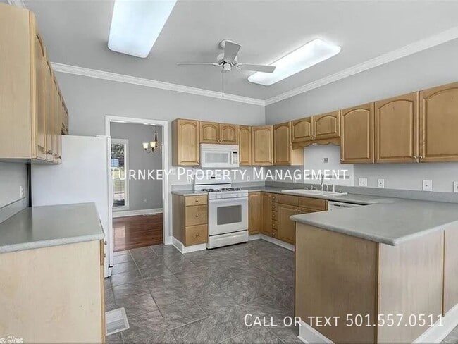 Building Photo - 4314 Old Oak Dr