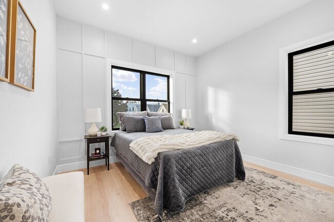 Building Photo - 165 Delaware Ave