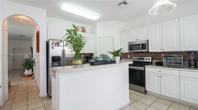 Building Photo - 5662 NW 112th Ct
