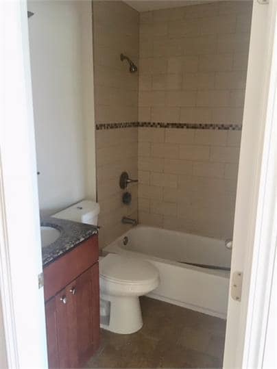 Building Photo - 2120 W Washington Blvd