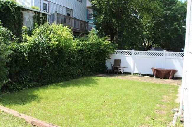 Building Photo - 48 Moulton Rd