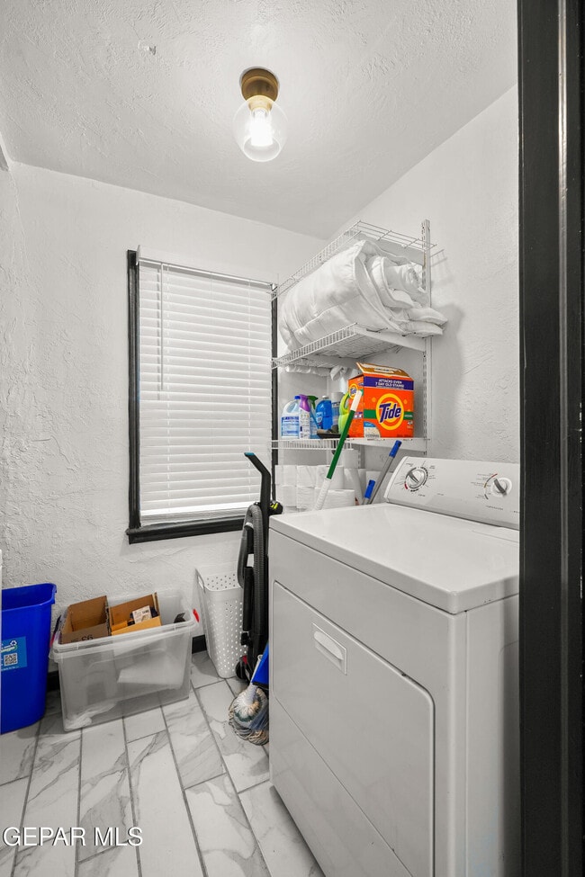 Building Photo - 614 Loretto Rd