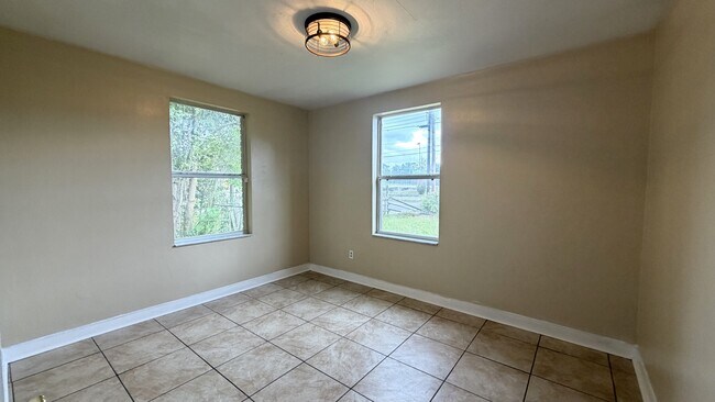 Building Photo - 3344 Soutel Dr