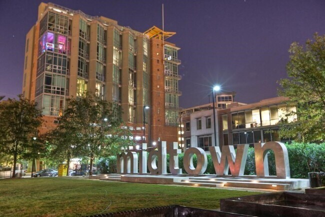 Building Photo - 2000 Bagby St