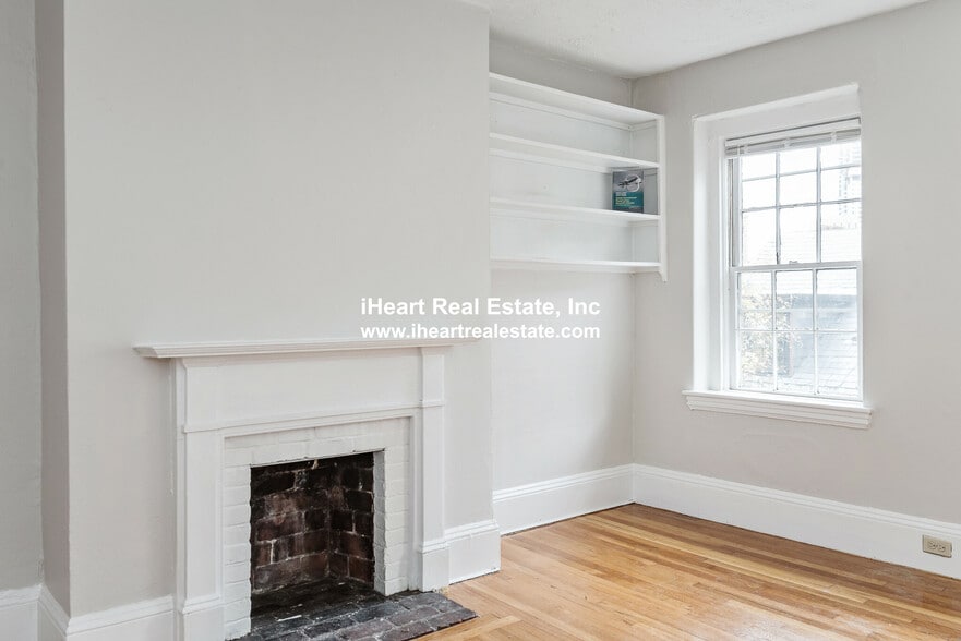 Building Photo - 47 S Russell St