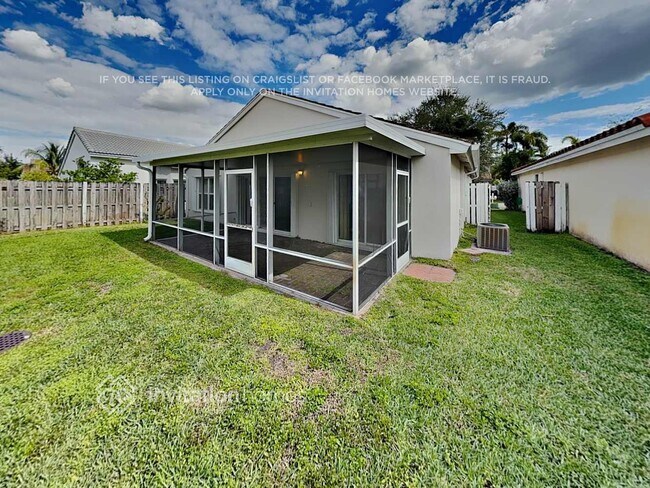 Building Photo - 4929 SW 33rd Ave